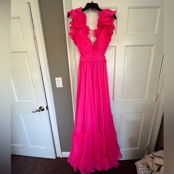 Mac Duggal Hot Pink Gown size 4 - Picture 5 of 8